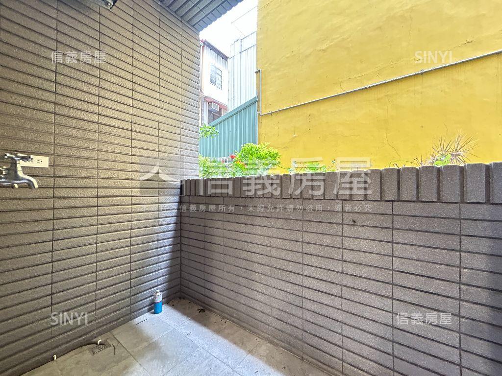 漂亮！正文心路上店面房屋室內格局與周邊環境