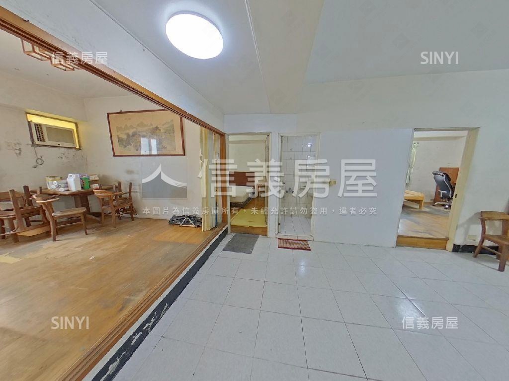 南興巨鑽３房平車房屋室內格局與周邊環境