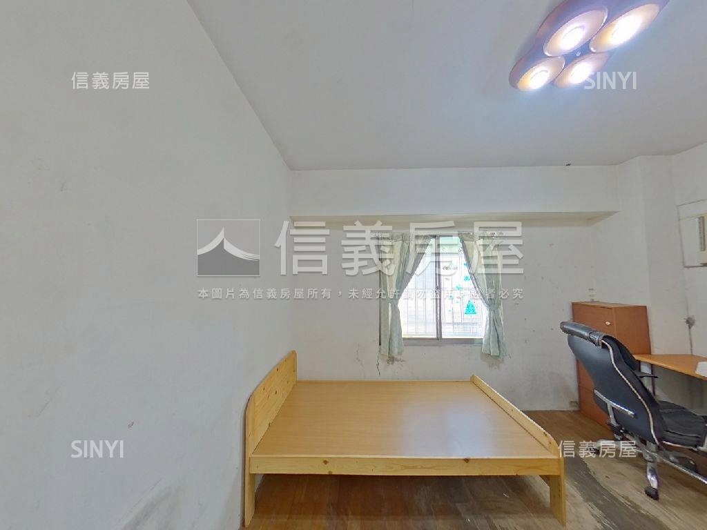 南興巨鑽３房平車房屋室內格局與周邊環境