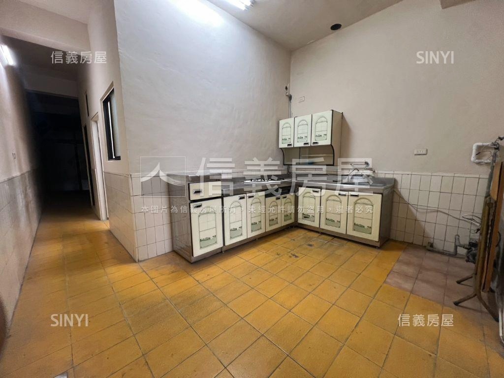 中正路上前路後巷大透店房屋室內格局與周邊環境