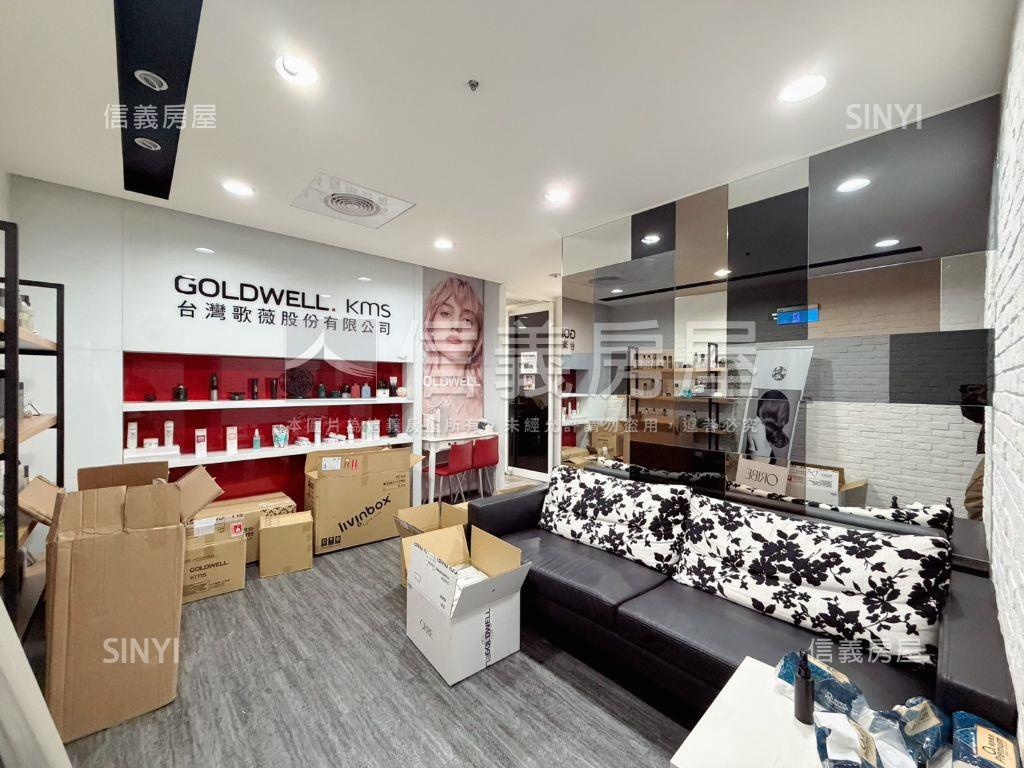 亞太商辦蛋黃區附三車位房屋室內格局與周邊環境