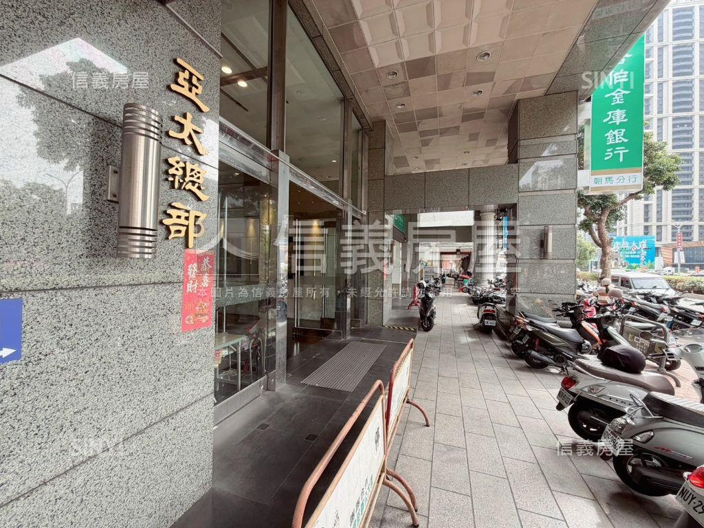 亞太商辦蛋黃區附三車位房屋室內格局與周邊環境