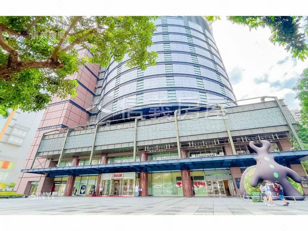 亞太商辦蛋黃區附三車位房屋室內格局與周邊環境