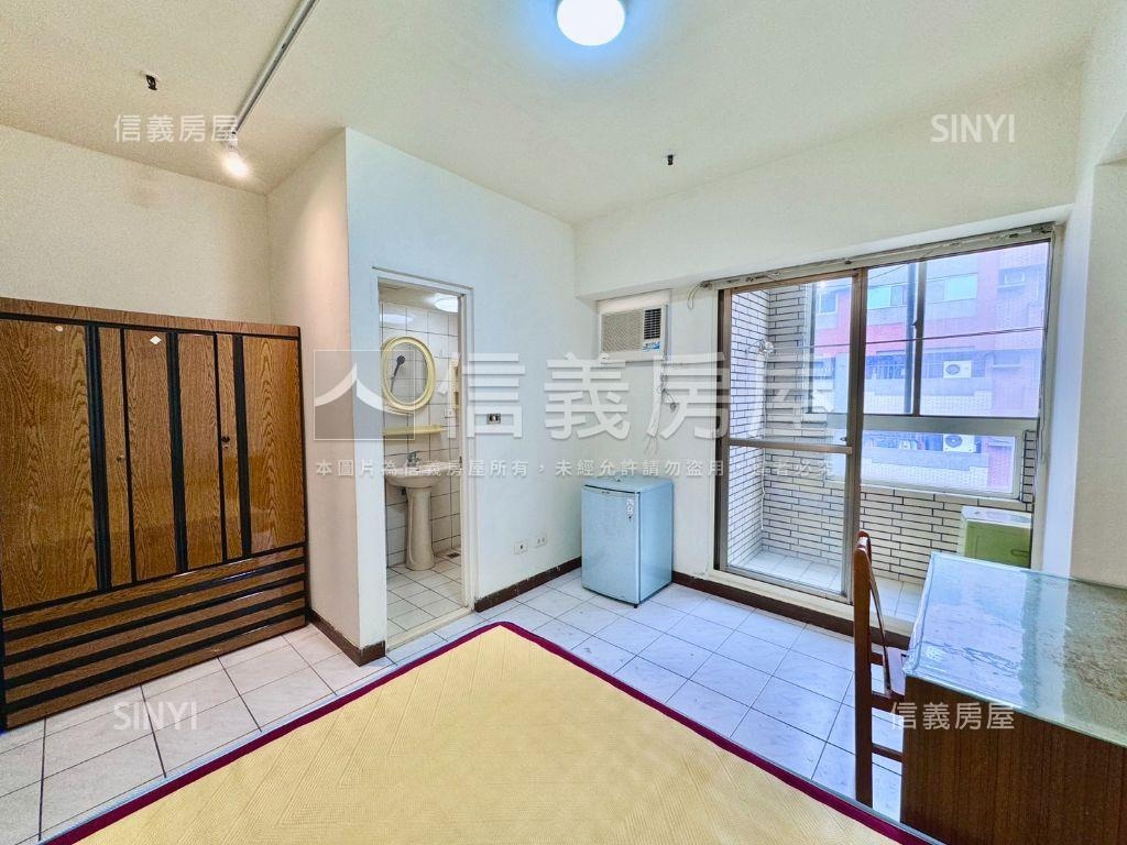 ★近水樓台可看方正套房房屋室內格局與周邊環境
