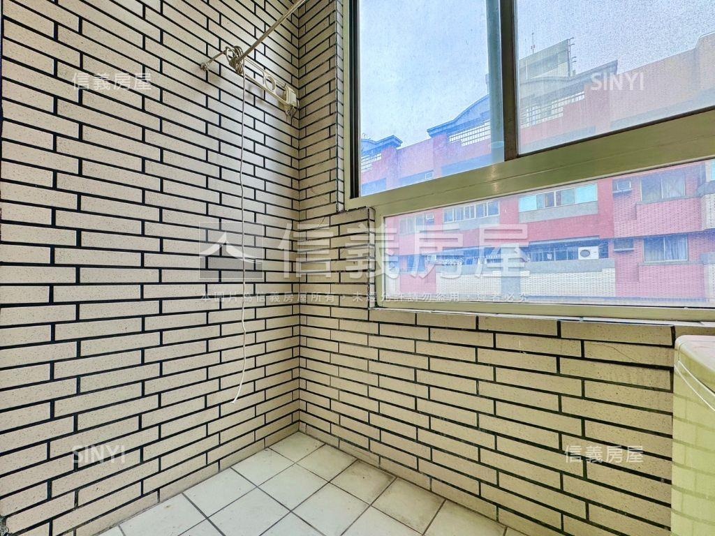 ★近水樓台可看方正套房房屋室內格局與周邊環境