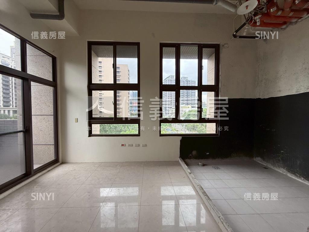 名軒富麗挑高樹海３樓房屋室內格局與周邊環境