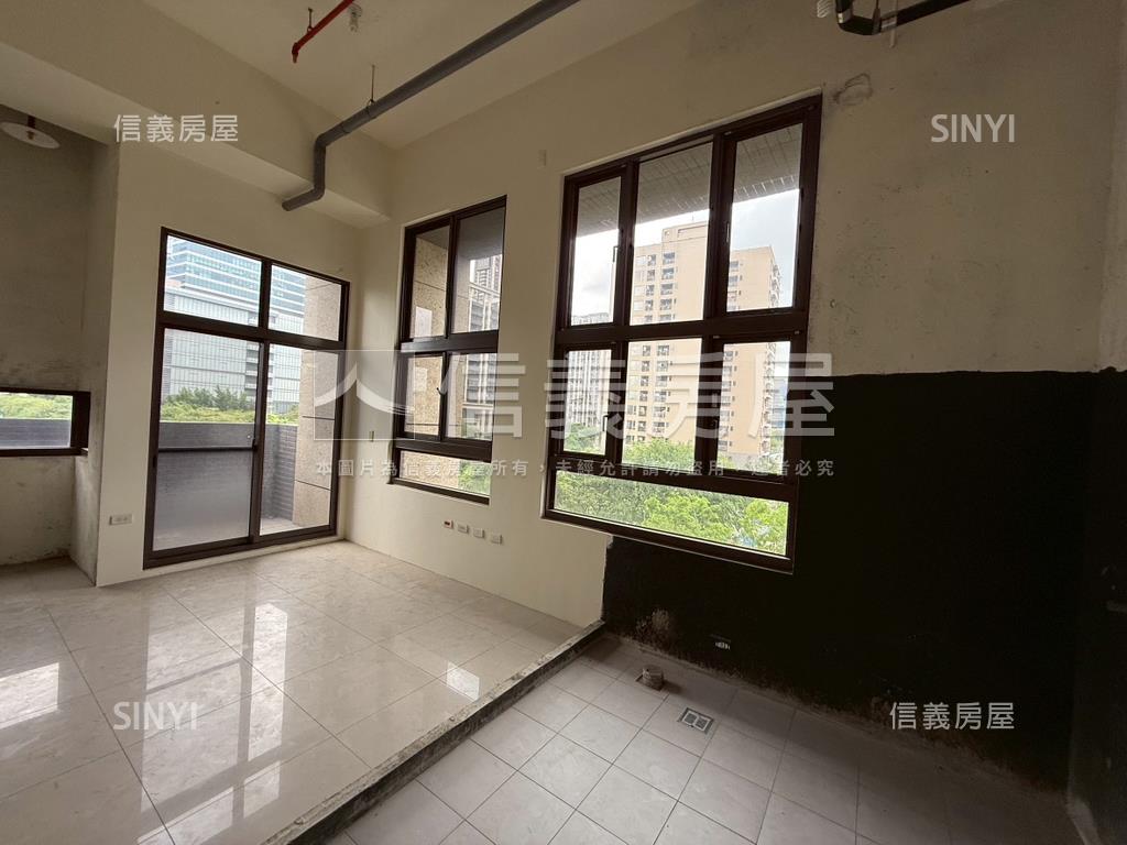 名軒富麗挑高樹海３樓房屋室內格局與周邊環境