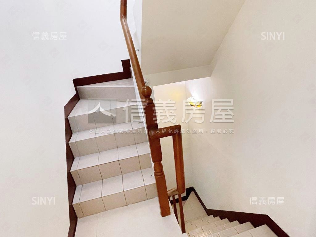 專任崇德仁美學區雙車別墅房屋室內格局與周邊環境