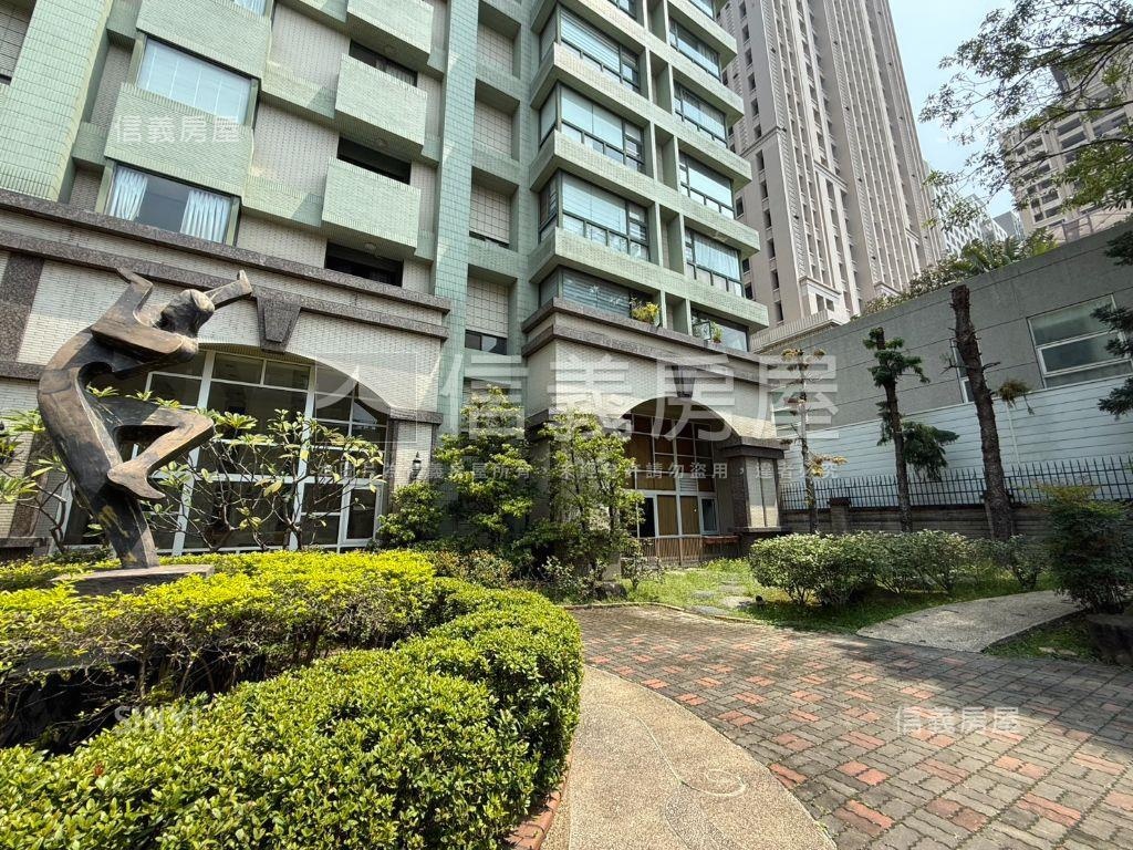 七期朝南４房平面車位房屋室內格局與周邊環境