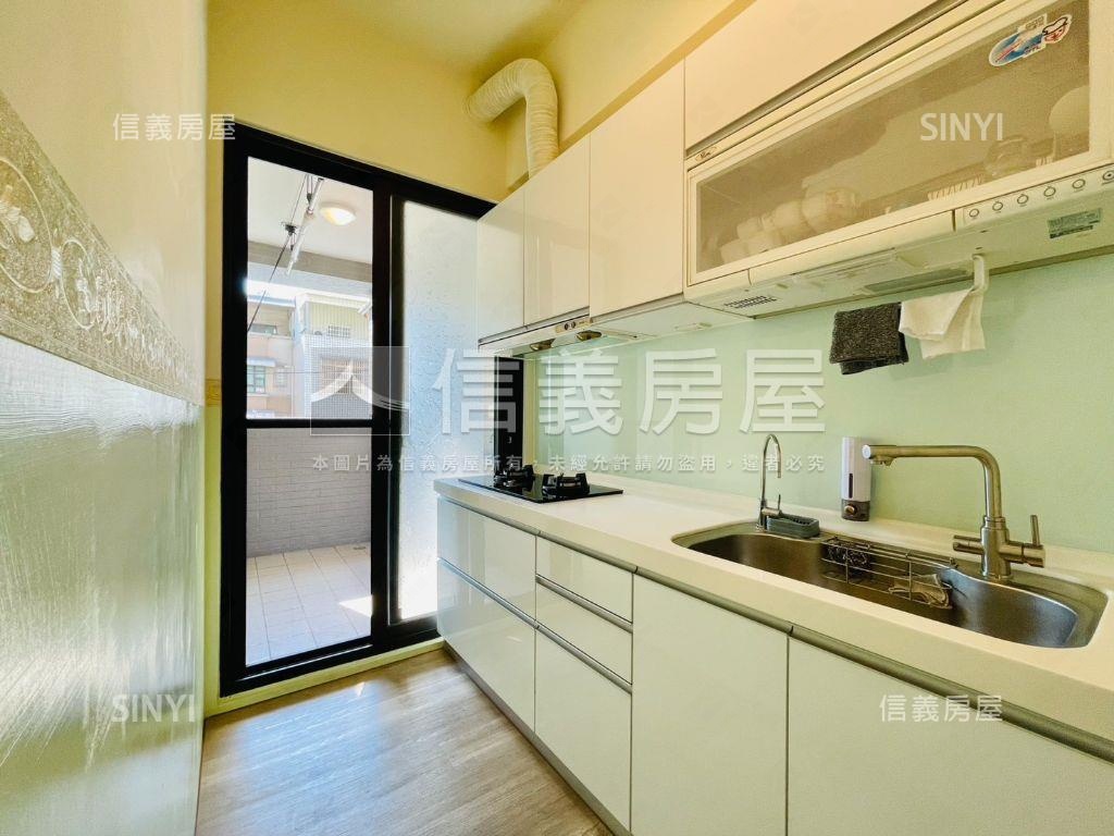 豪邸六年屋通透２房含車位房屋室內格局與周邊環境