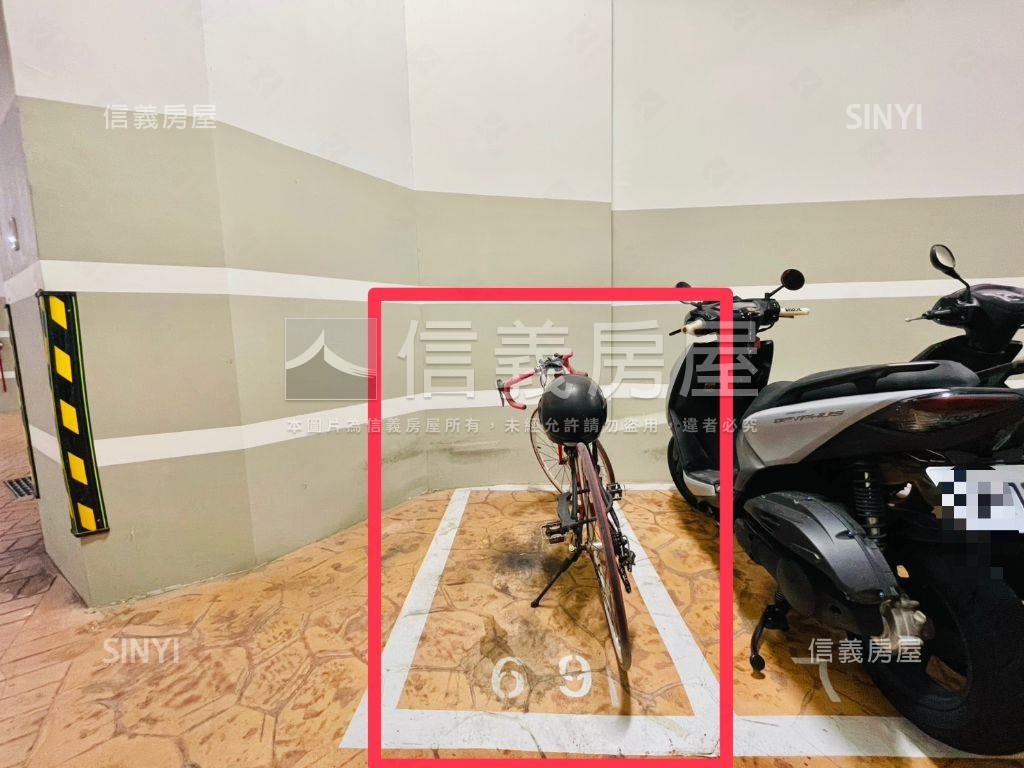 豪邸六年屋通透２房含車位房屋室內格局與周邊環境