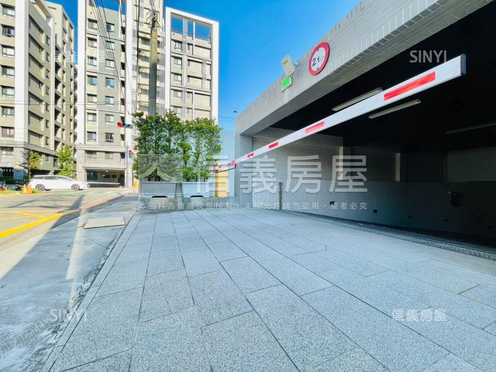 豪邸六年屋通透２房含車位房屋室內格局與周邊環境