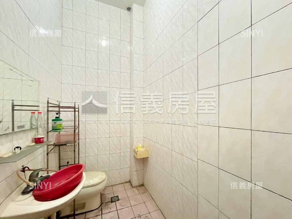 捷運機能佳透天房屋室內格局與周邊環境