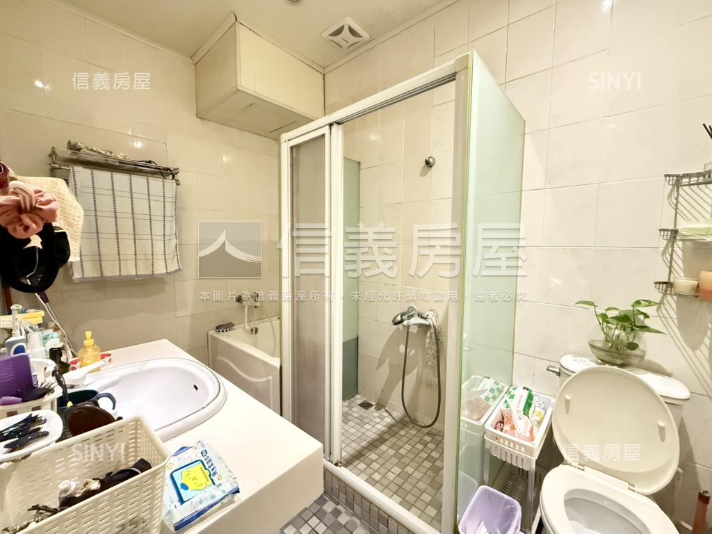 市中心近捷運成家典雅美宅房屋室內格局與周邊環境