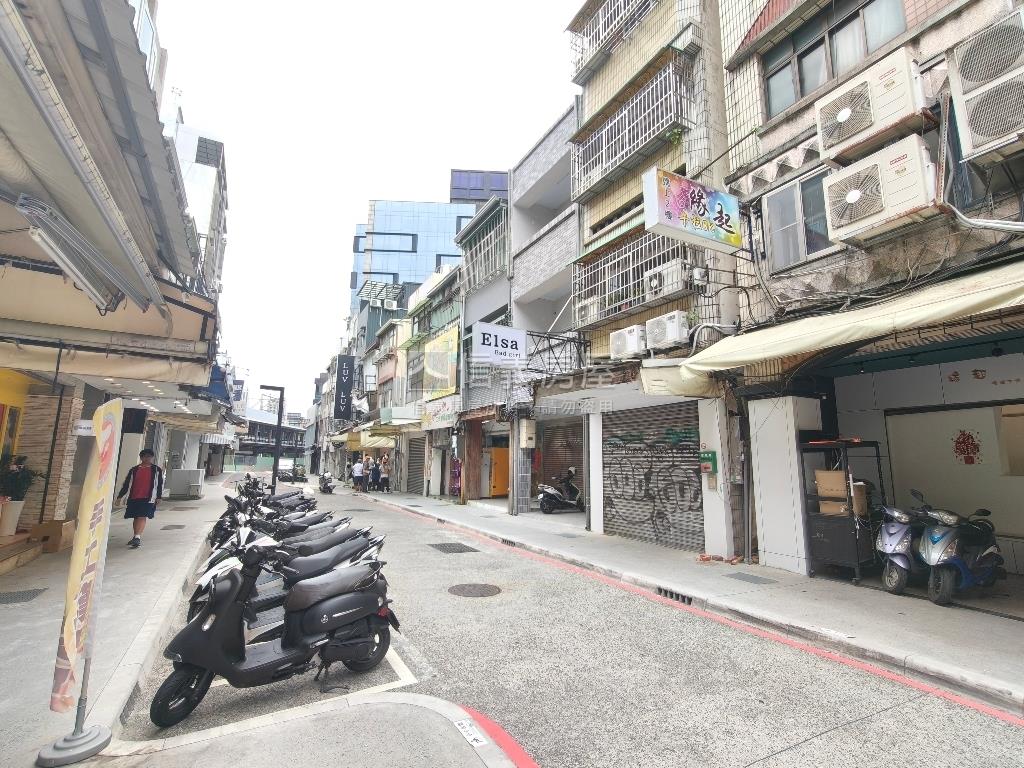 玉竹商圈翻新正３樓透店房屋室內格局與周邊環境