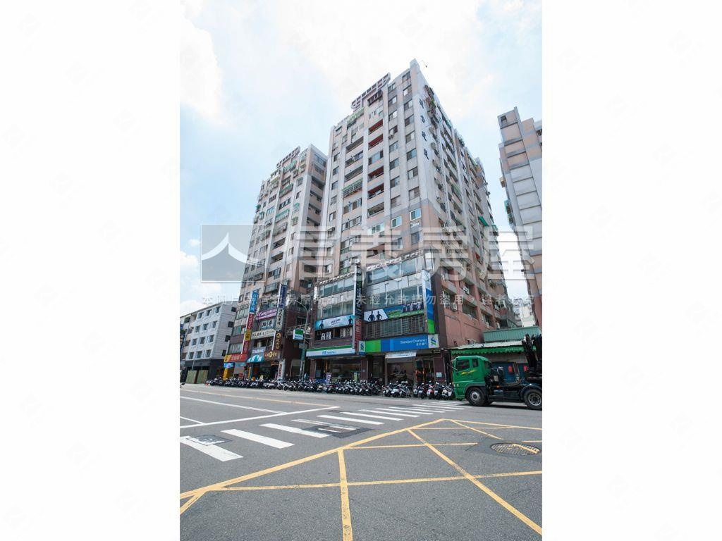 近逢甲商圈低總價視野美套房屋室內格局與周邊環境