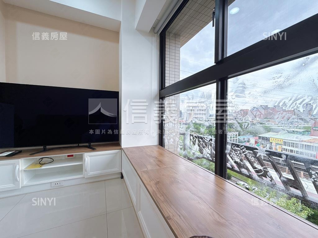 芝山捷運景觀三房平面車位房屋室內格局與周邊環境