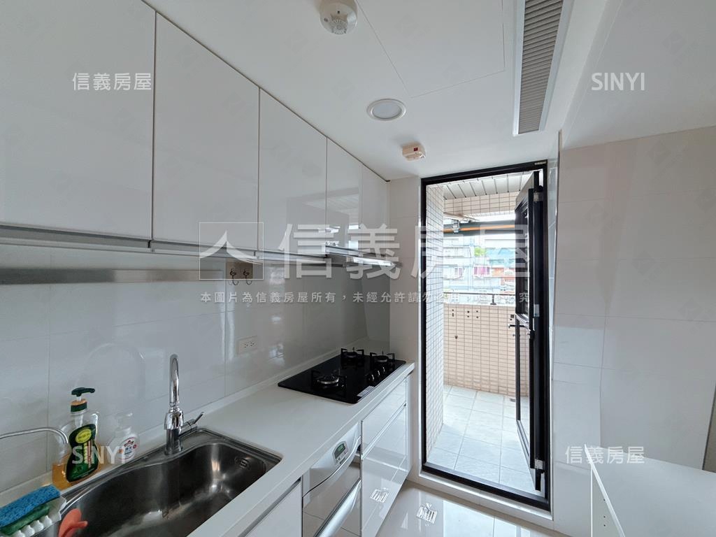 芝山捷運景觀三房平面車位房屋室內格局與周邊環境