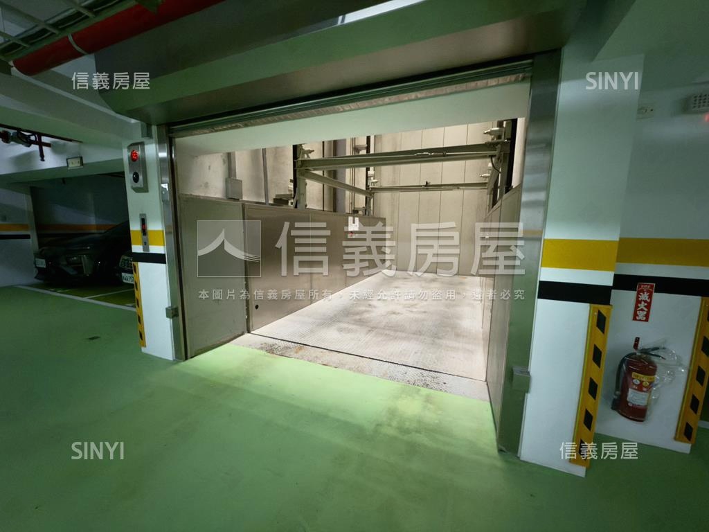 芝山捷運景觀三房平面車位房屋室內格局與周邊環境