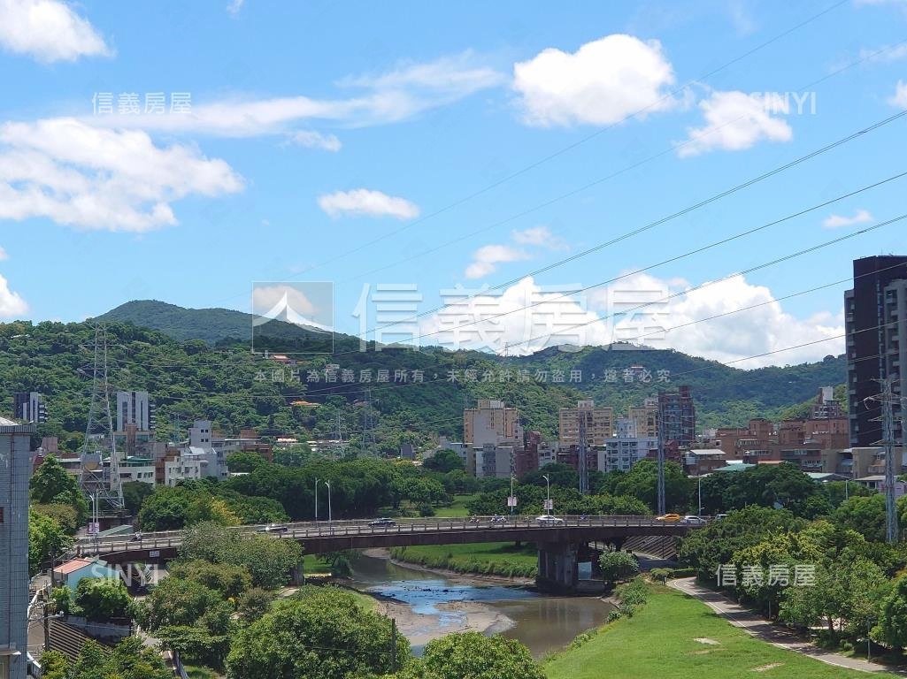 芝山捷運景觀三房平面車位房屋室內格局與周邊環境