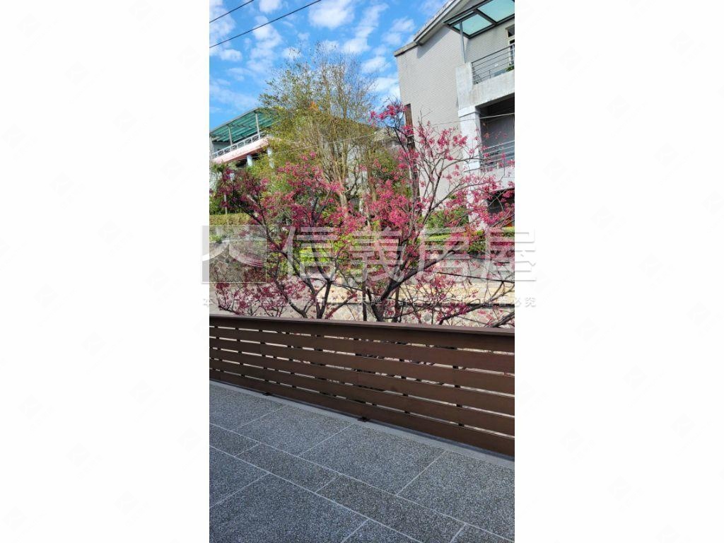 萊茵日式木構別墅城堡房屋室內格局與周邊環境