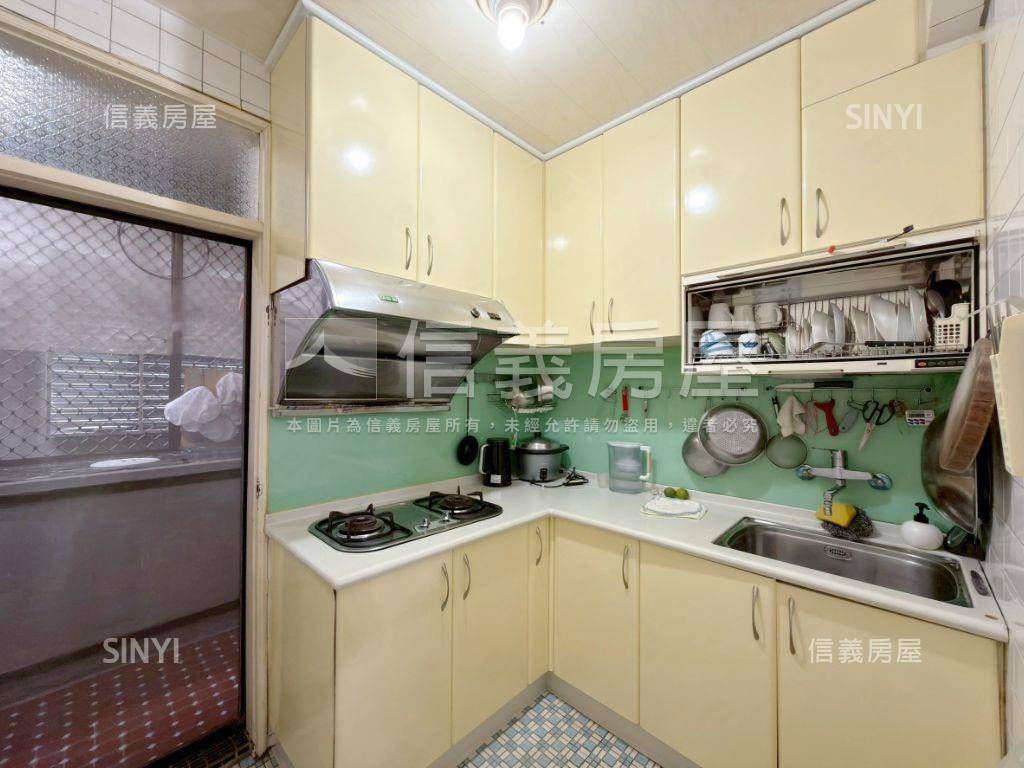 伯爵村方正美三房房屋室內格局與周邊環境