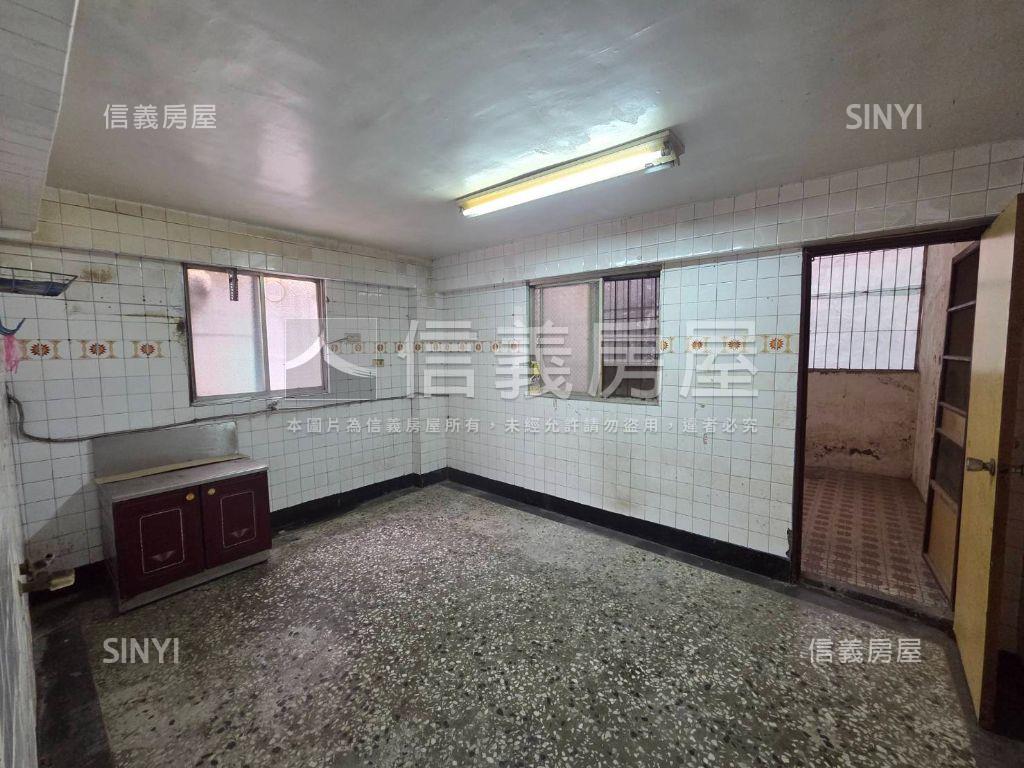近橋頭糖廠傳統透天房屋室內格局與周邊環境