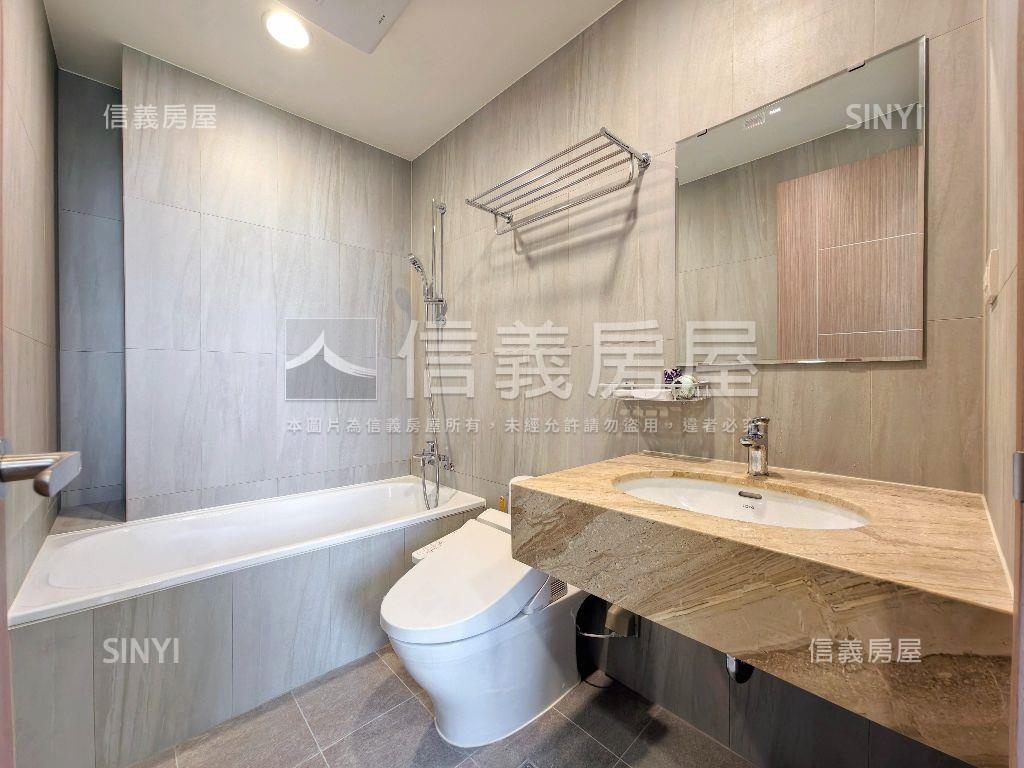 ★芬蘭極光河景三房車位★房屋室內格局與周邊環境