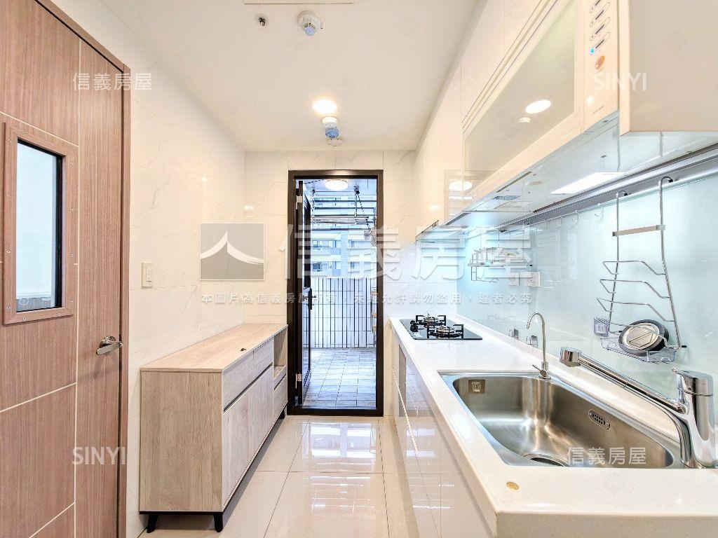 ★芬蘭極光河景三房車位★房屋室內格局與周邊環境