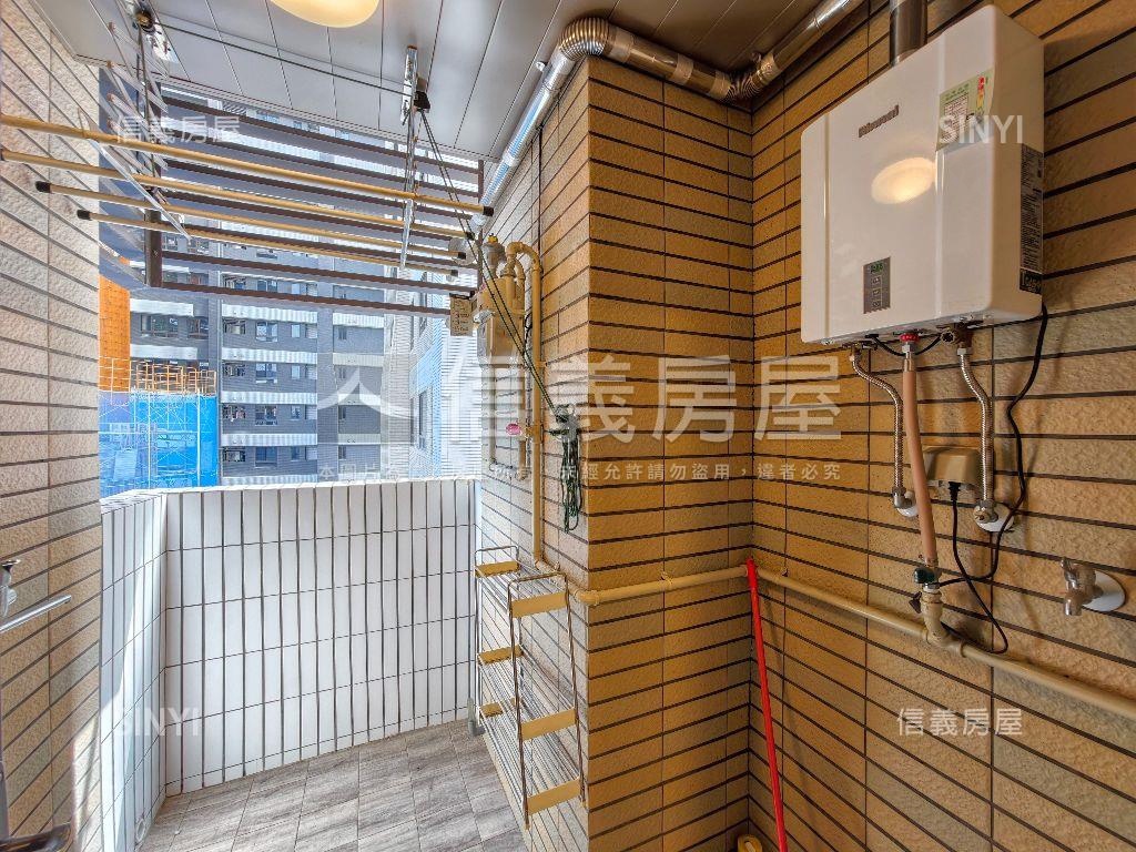 ★芬蘭極光河景三房車位★房屋室內格局與周邊環境