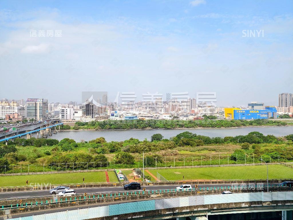 ★芬蘭極光河景三房車位★房屋室內格局與周邊環境