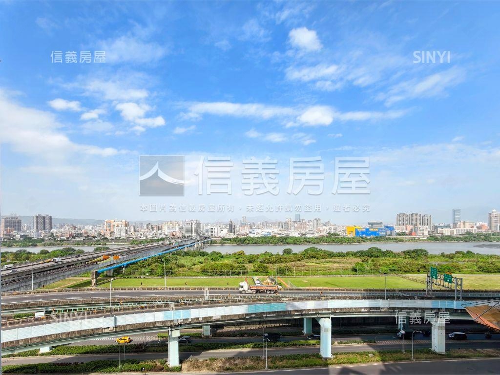 ★芬蘭極光河景三房車位★房屋室內格局與周邊環境