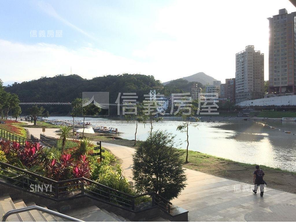 碧潭捷市近捷運套房房屋室內格局與周邊環境