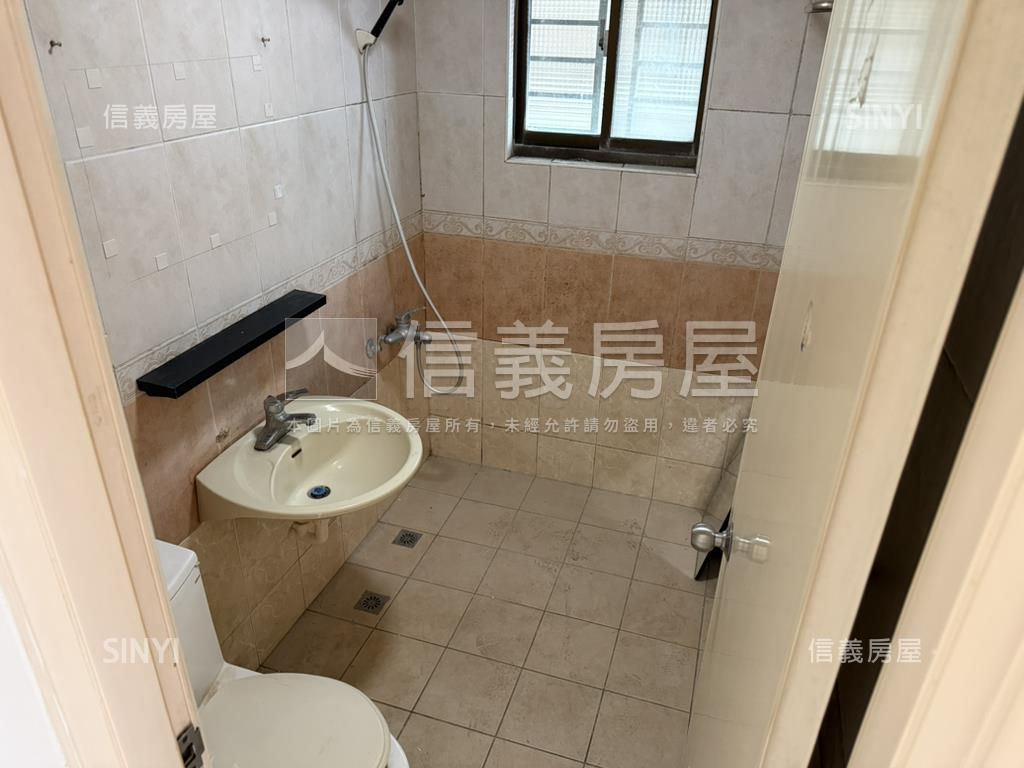 高鐵捷運雙衛浴開窗大四房房屋室內格局與周邊環境