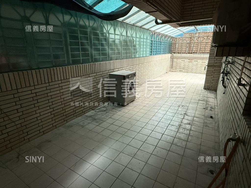 高鐵捷運雙衛浴開窗大四房房屋室內格局與周邊環境