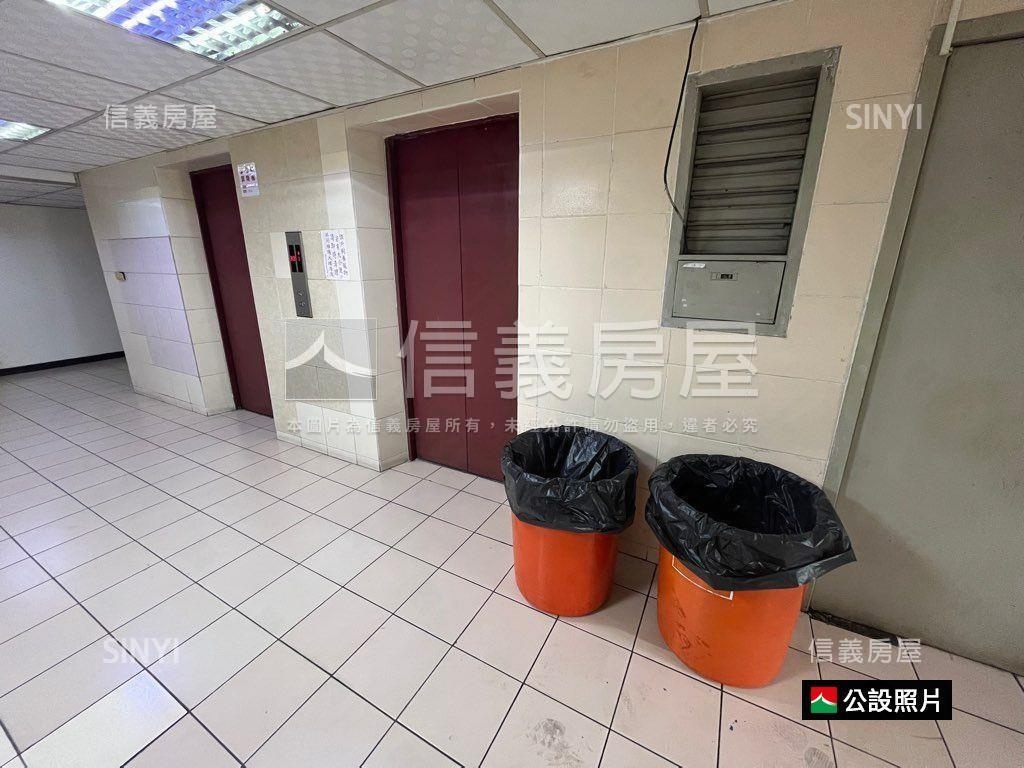 三多商圈套房有平面車位房屋室內格局與周邊環境