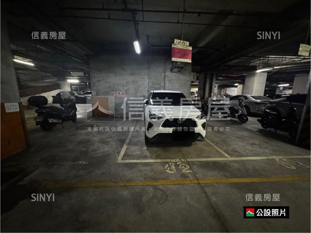 三多商圈套房有平面車位房屋室內格局與周邊環境