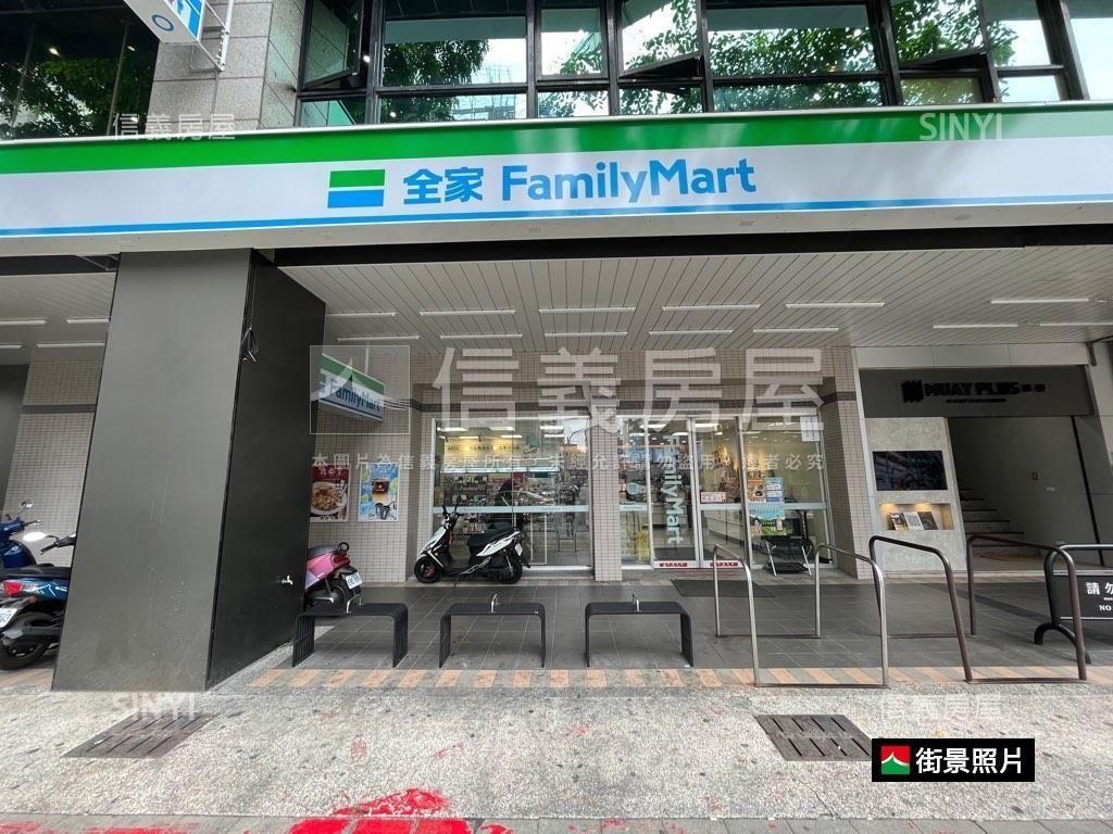 三多商圈套房有平面車位房屋室內格局與周邊環境