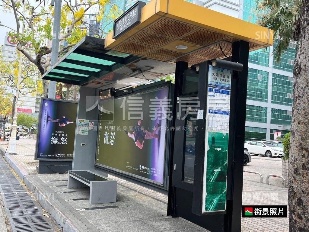 三多商圈套房有平面車位房屋室內格局與周邊環境