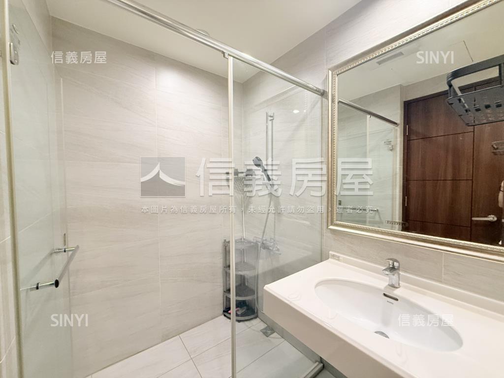 主推雲品看山景美二房平車房屋室內格局與周邊環境