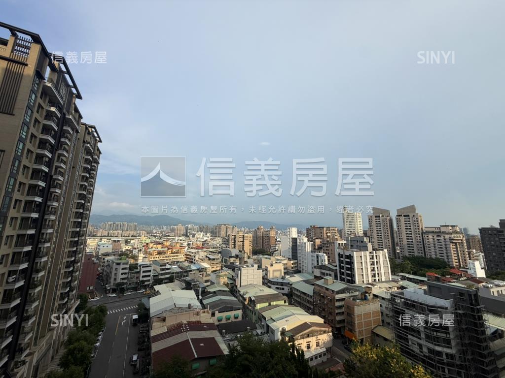 主推雲品看山景美二房平車房屋室內格局與周邊環境