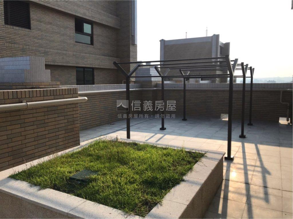 微笑雲品看山景附平面車位房屋室內格局與周邊環境