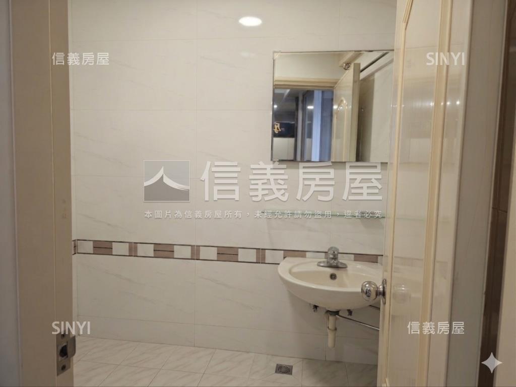 近萬大線２房房屋室內格局與周邊環境