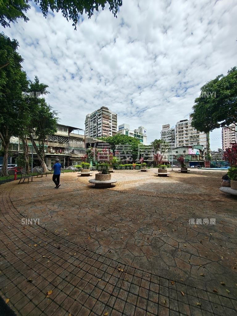 近萬大線２房房屋室內格局與周邊環境