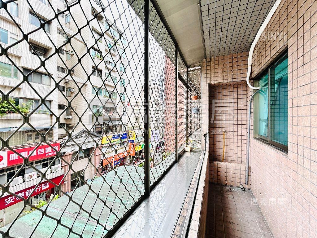 內湖捷運純白美妝３房車位房屋室內格局與周邊環境