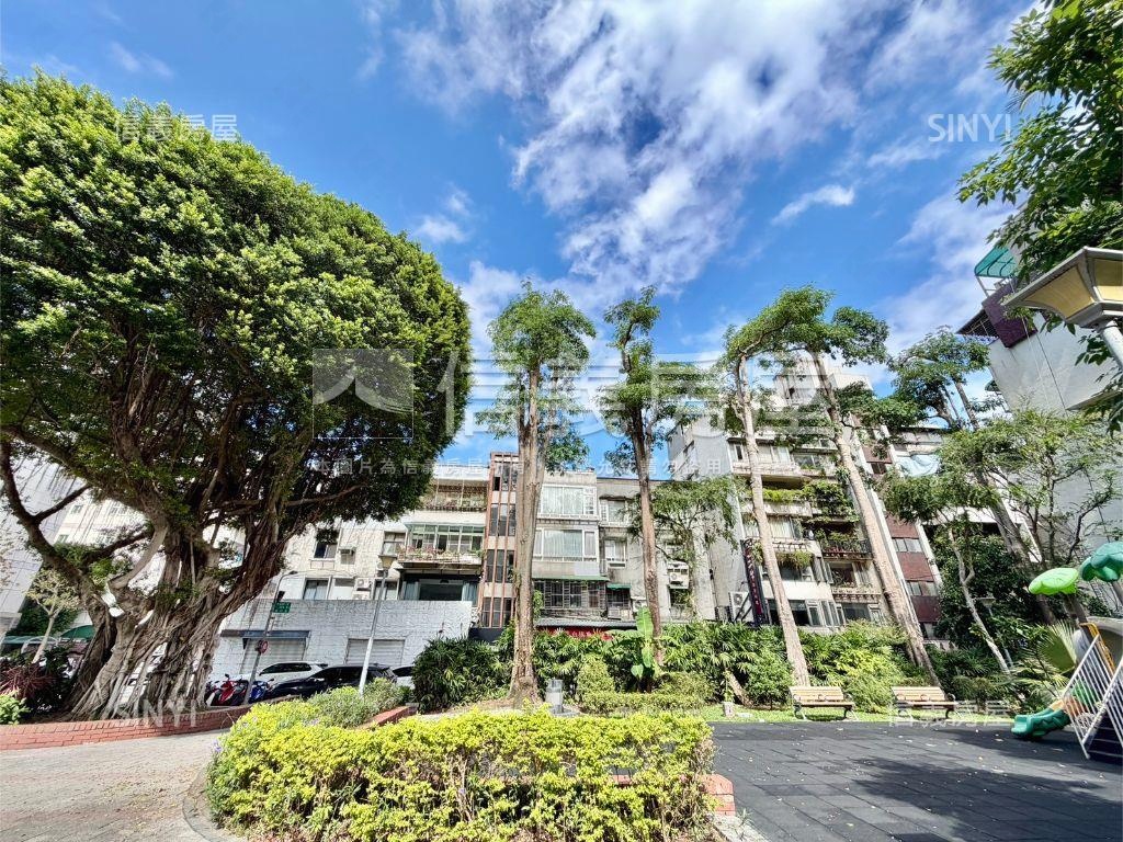 翡翠大廈附中帶平面車位房屋室內格局與周邊環境