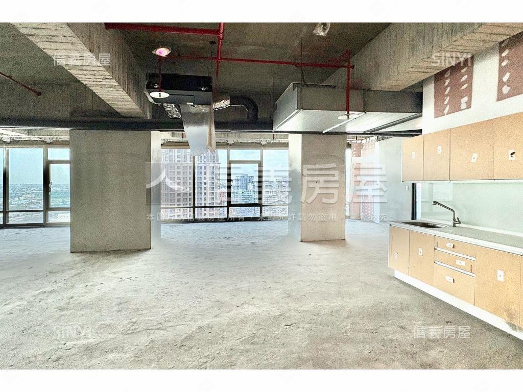 角間高樓ＴＯＰ１七期商辦房屋室內格局與周邊環境