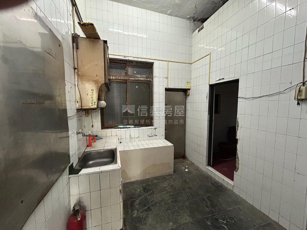 建工商圈正路金店房屋室內格局與周邊環境