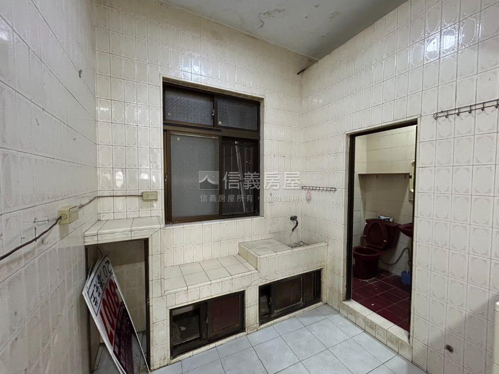 建工商圈正路金店房屋室內格局與周邊環境