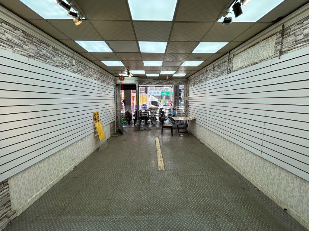 建工商圈正路金店房屋室內格局與周邊環境